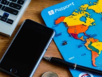 Как безопасно и выгодно оплачивать услуги за границей: советы для путешественников