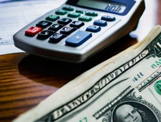 Как выбрать банк для консолидации долгов: ключевые шаги к финансовой свободе