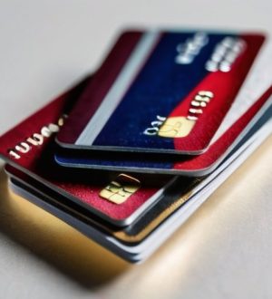 Премиальная карта или кредитная: как выбрать идеальный финансовый инструмент?