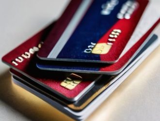 Премиальная карта или кредитная: как выбрать идеальный финансовый инструмент?