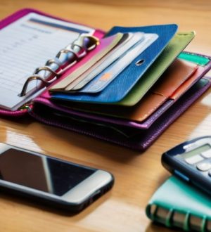 Удобство и безопасность: как выбрать карту для семейных подписок и эффективно управлять бюджетом